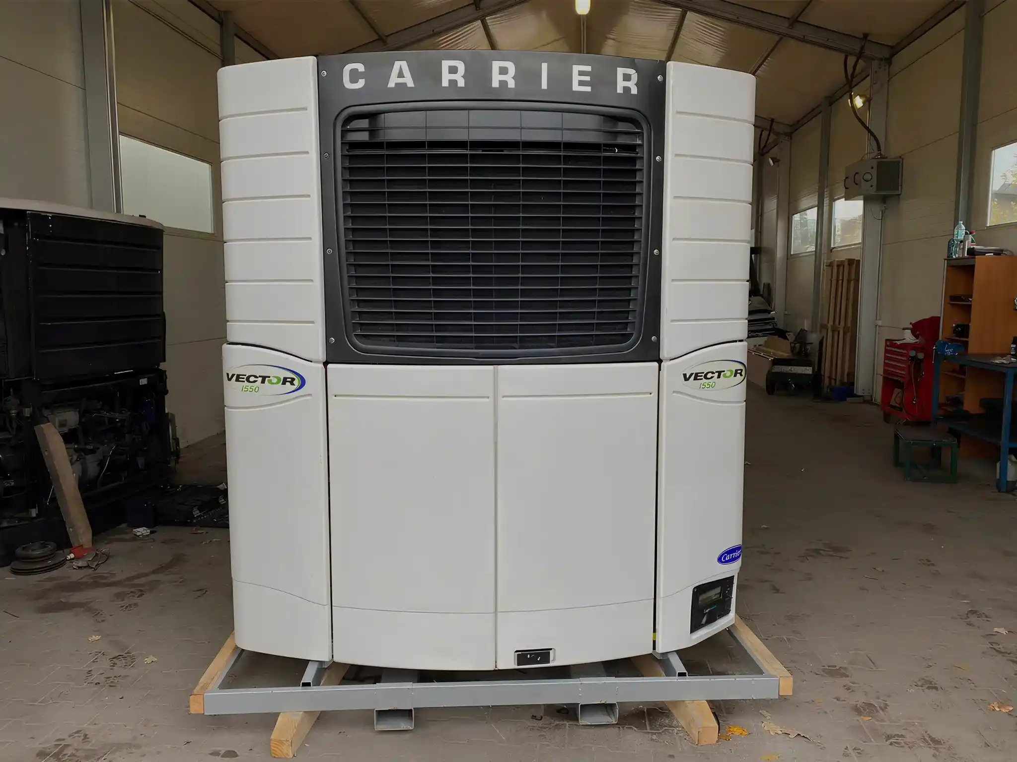 Carrier Vector 1550, год выпуска 2015, наработка до 3 000 моточасов